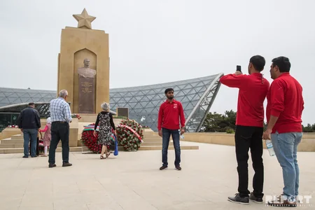 Qələbənin 73-cü ildönümü - FOTOREPORTAJ