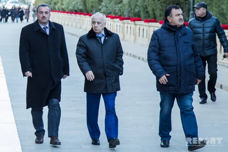 Bakı şəhidlərini anmağa hazırlaşır - FOTOREPORTAJ