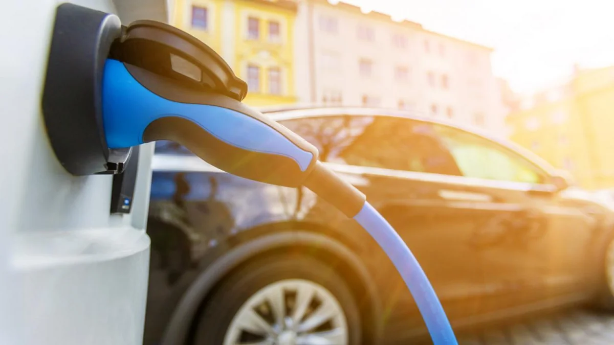 Azərbaycan elektromobillər üçün Yaşıl Kartın qiymətlərini müəyyənləşdirib