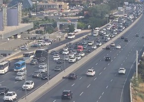 Bakının iki əsas yolunda sıxlıq var 