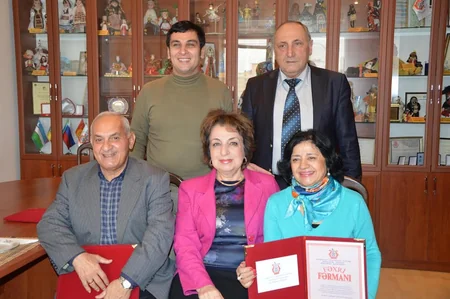 Gənc Tamaşaçılar Teatrının aktyorları mükafatlandırılıb