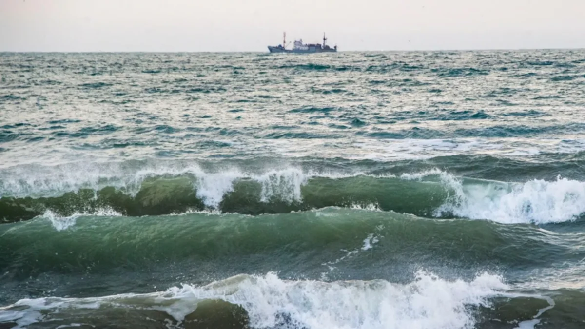 В Турции усилили контроль за проливом Босфор из-за мин в Черном море