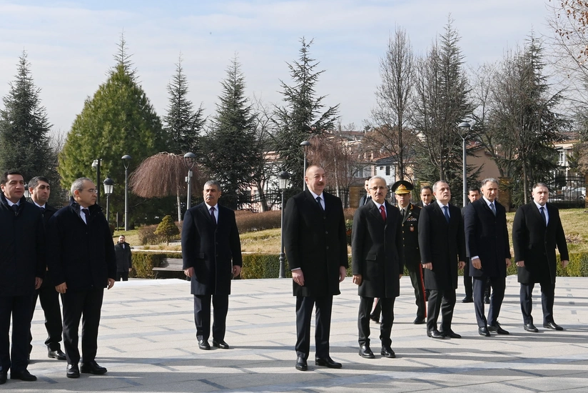 President Ilham Aliyev visits monument to Great Leader Heydar Aliyev in Ankara