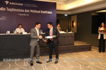 “AmCham”: “Elektron imza” ilə bağlı vəziyyət rəqəmsal bankçılığa mane olur