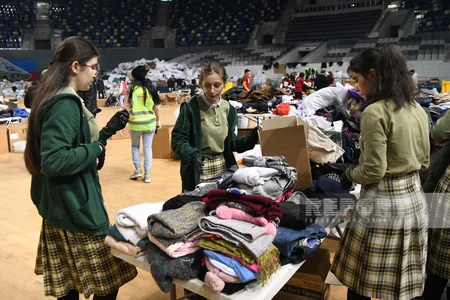 Bakıda Türkiyə üçün yardım toplanan məntəqədə ən çox ehtiyac duyulan ləvazimatlar açıqlanıb