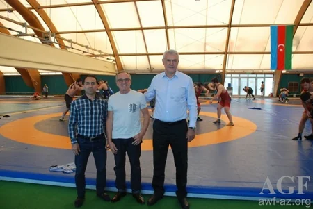 Olimpiada və dünya çempionatına yollanacaq güləşçilərlə görüş keçirilib