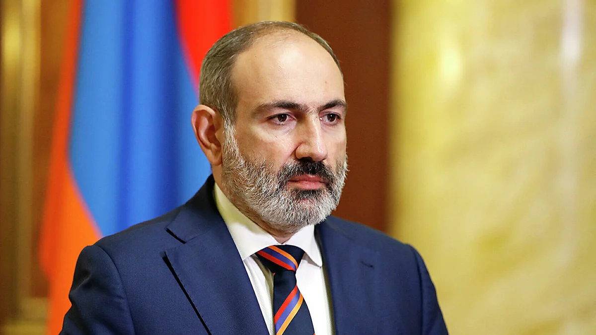 Protesters and police clash at Armenian presidential residence - UPDATED