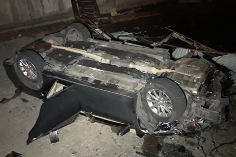 В Агстафе автомобиль упал с моста, есть пострадавший