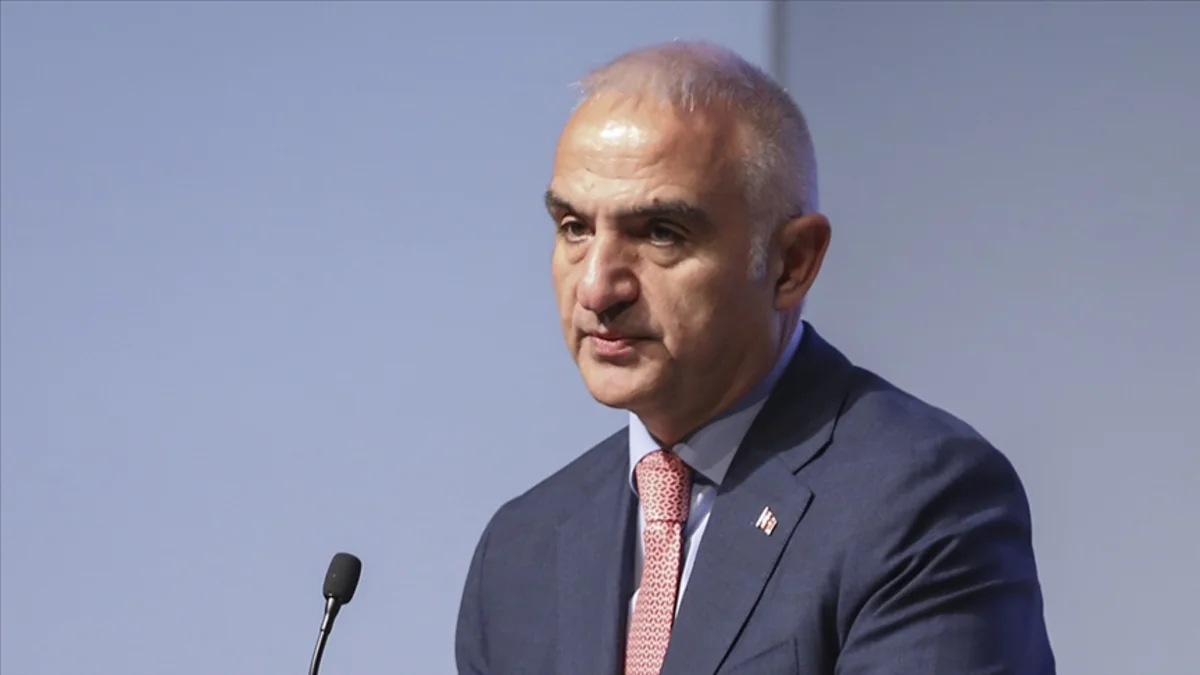 Turkish tourism minister asks for resignation over ski resort fire