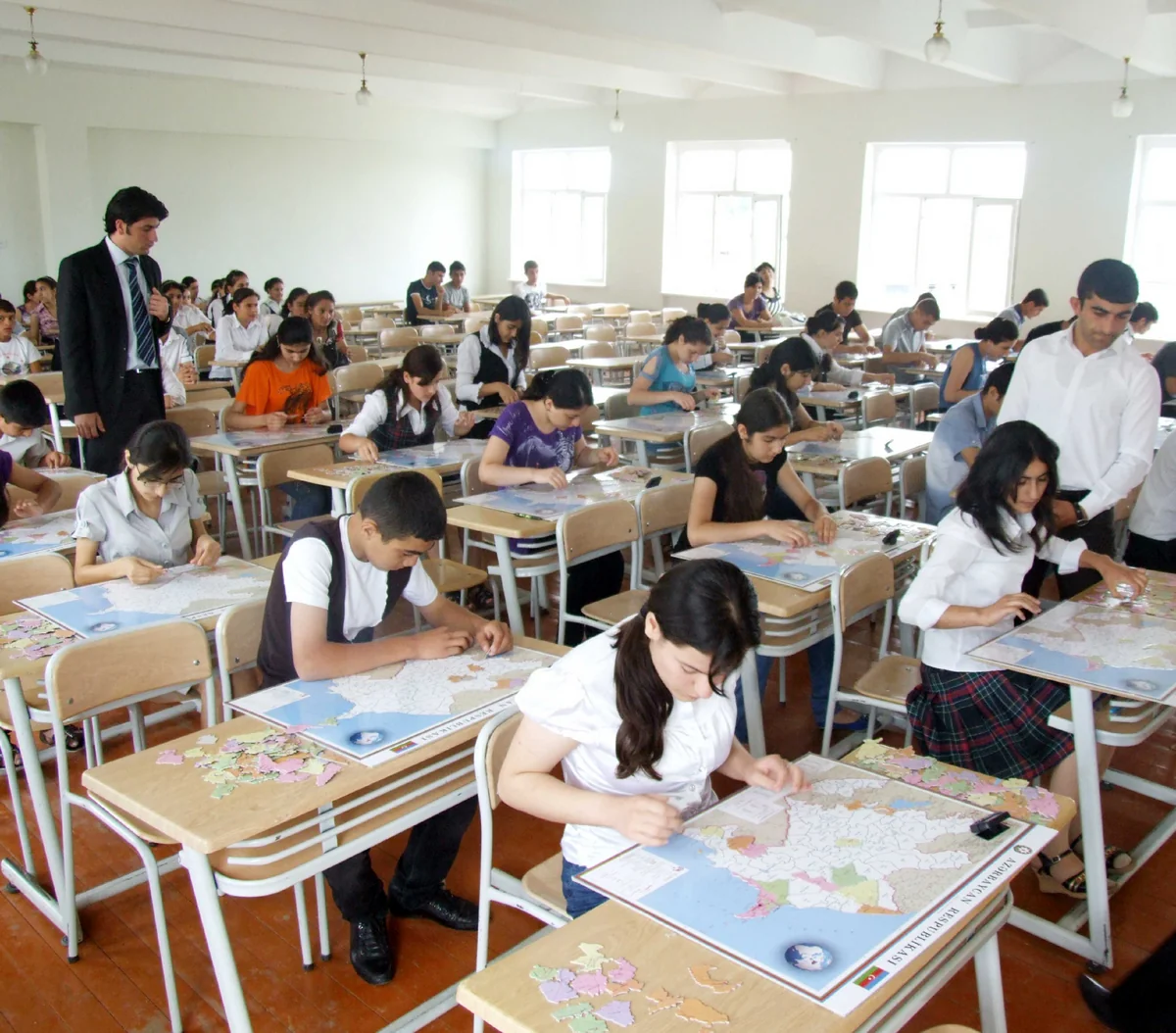 Azərbaycanda 12 illik təhsil sisteminə keçid üçün dərslik hazırlığı sahəsində yeni qaydalar tətbiq olunacaq