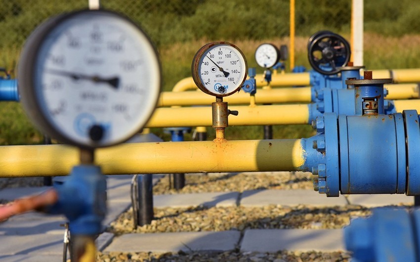 Цена на газ в Европе снизилась ниже 990 долларов