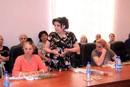 Müdafiə Nazirliyinin təşəbbüsü ilə şəhid ailələrinin bir qrupu ilə görüş keçirilib - VİDEO