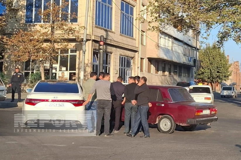 Gəncədə üç minik avtomobili toqquşub