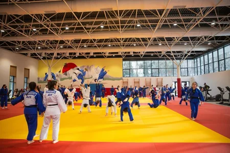 IJF Akademiyasının proqramında iştirak edən məşqçilərə sertifikatlar təqdim olunub