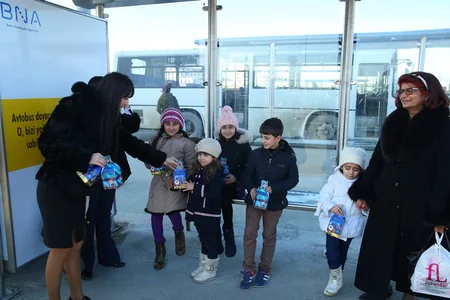 Bakıda Nəqliyyat Mübadilə Mərkəzində 15 dayanacaq pavilyonu sərnişinlərin istifadəsinə verilib