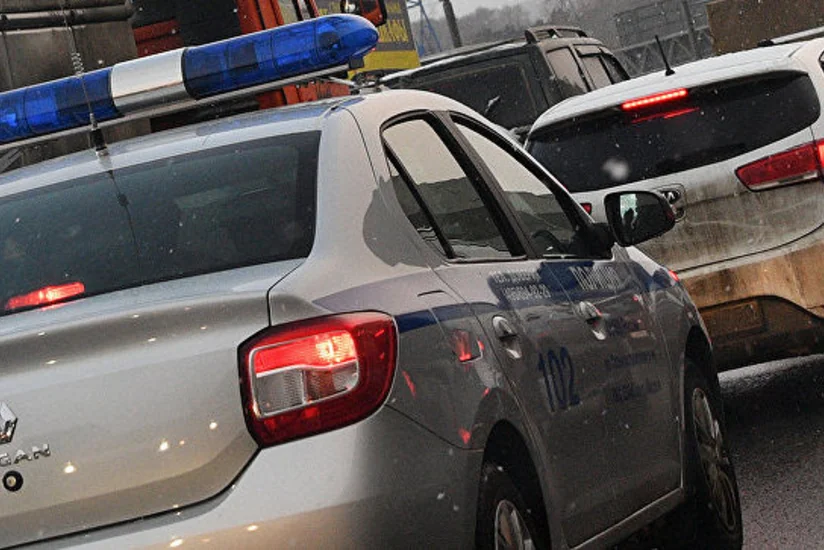 В Петербурге мужчина в упор расстрелял автомобиль с людьми - ВИДЕО