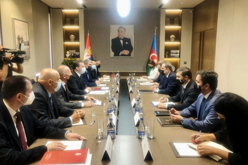Azərbaycan və Serbiya XİN başçılarının geniş tərkibli görüşü başlayıb