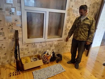 Sabirabadda keçmiş məhkumdan narkotik və silah aşkarlanıb