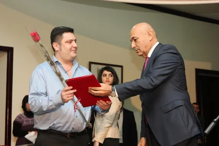 Milli Teatr Günündə sənət adamları mükafatlandırılıb - SİYAHI