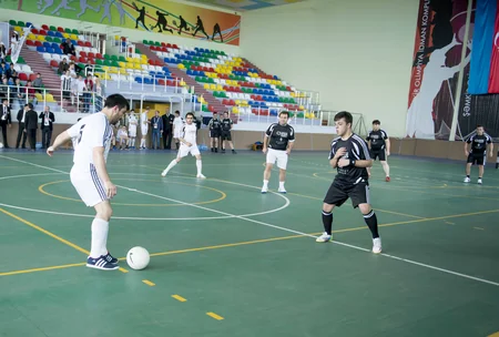 Şahmatçılar futbol oynadı