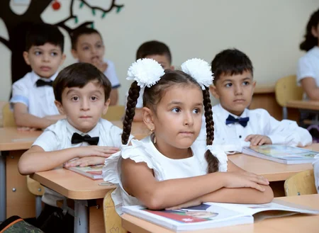 Bakı məktəblərində ilk dərslər vətənpərvərlik mövzularına həsr olunub