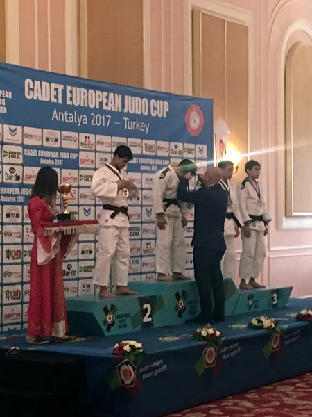 Yeniyetmə cüdoçularımız Antalyada 3 qızıl və 1 bürünc medal qazanıblar