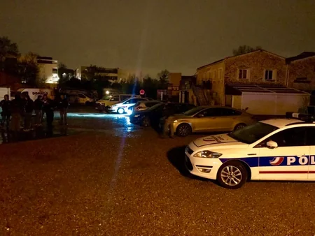 Fransada silahlı şəxs qocalar evinə hücum edib, iki nəfər öldürülüb