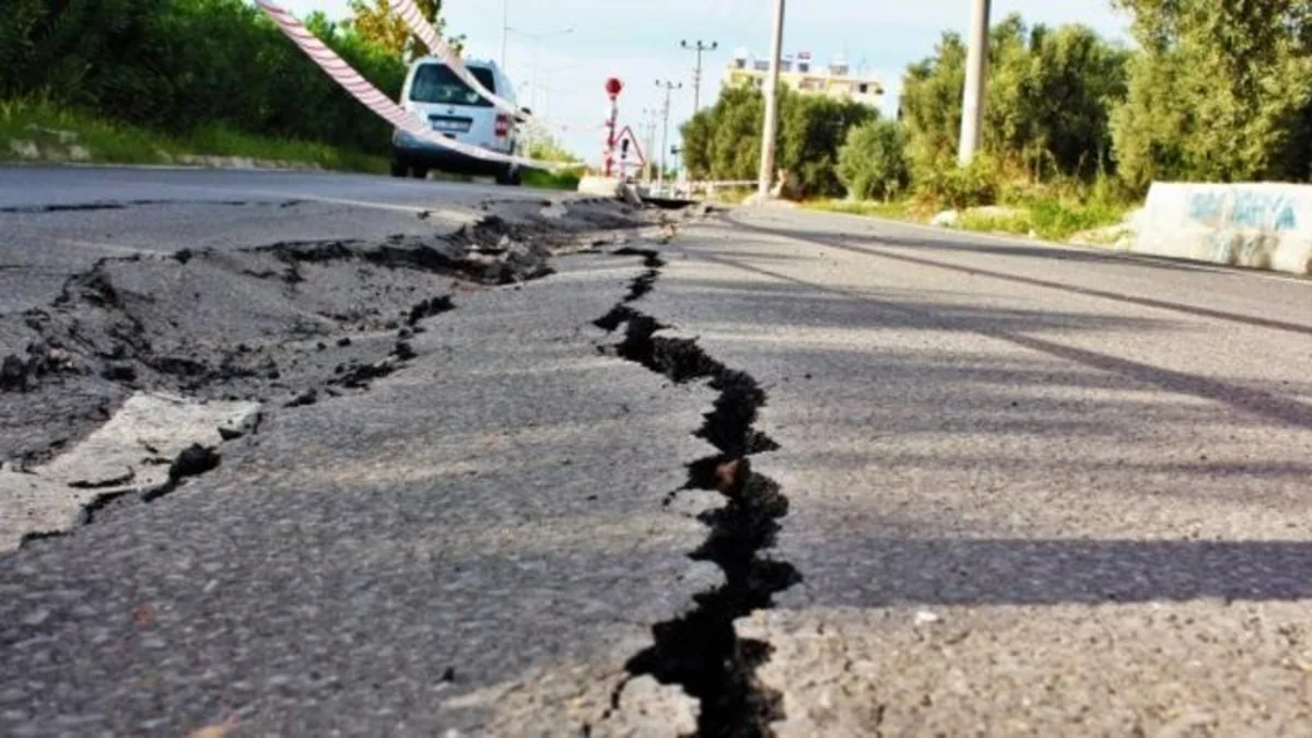 Landslide activated in Aghsu passage, collisions occurred on highway