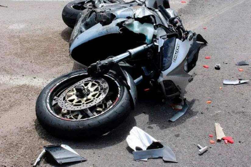 Qusarda motosiklet aşıb, ölən var