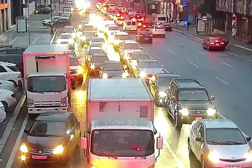 Bakının bəzi yollarında tıxac yaranıb - SİYAHI