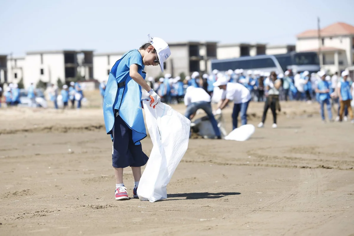 Beach clean-up campaign held in Azerbaijan