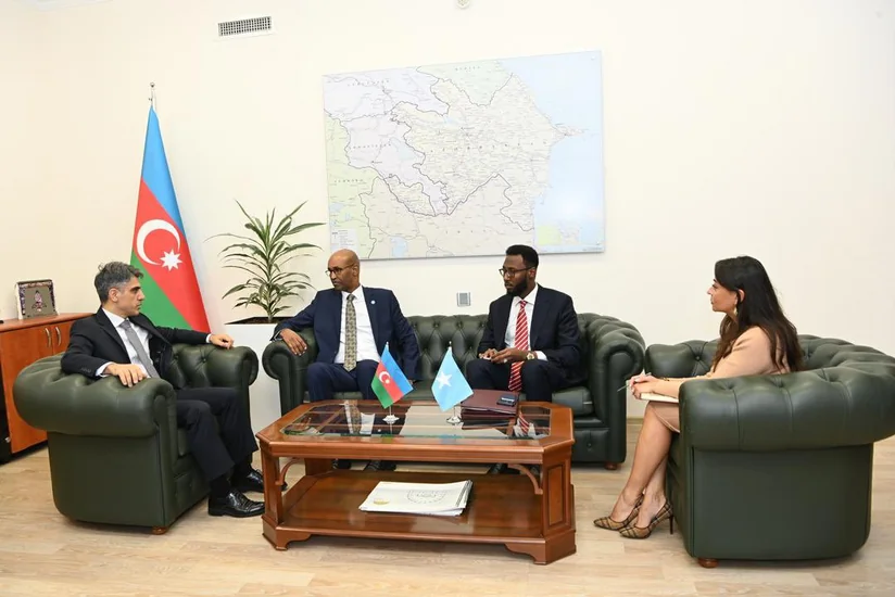 Somalinin Azərbaycandakı qeyri-rezident səfiri XİN-in protokol rəhbəri ilə görüşüb