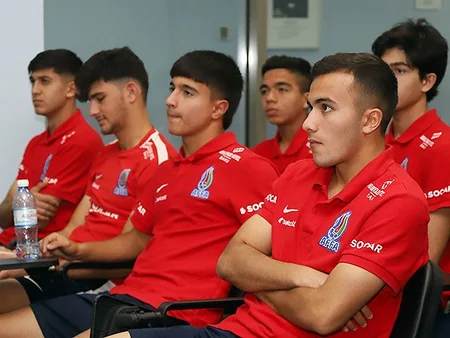 AFFA-nın təşəbbüsü ilə Azərbaycan yığması üçün Qobustan Milli Tarixi-Bədii Qoruğuna ekskursiya təşkil olunub
