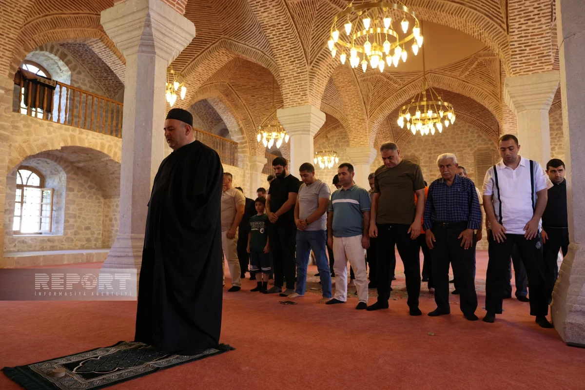 Şuşada bayram namazı qılınıb