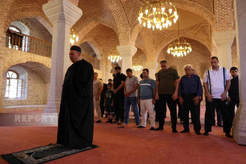 Şuşada bayram namazı qılınıb