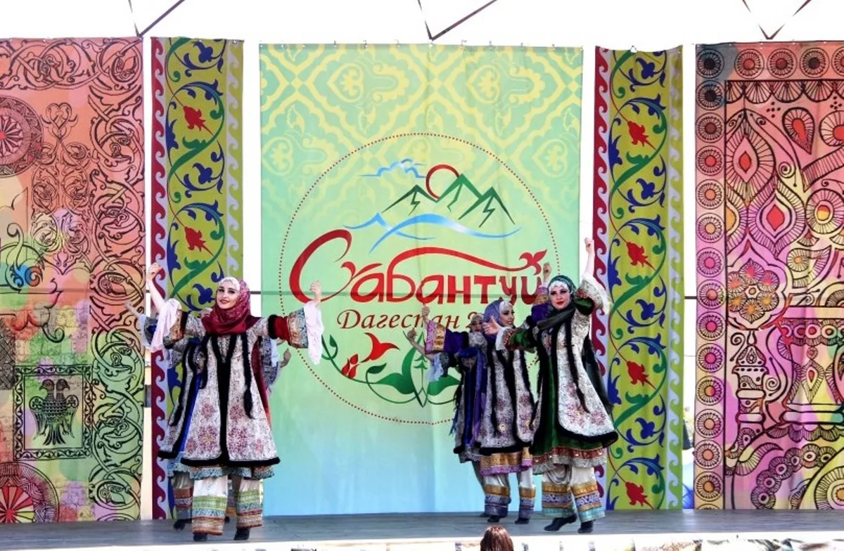 Azərbaycan nümayəndələri Dağıstanda tatar bayramında iştirak ediblər - FOTO
