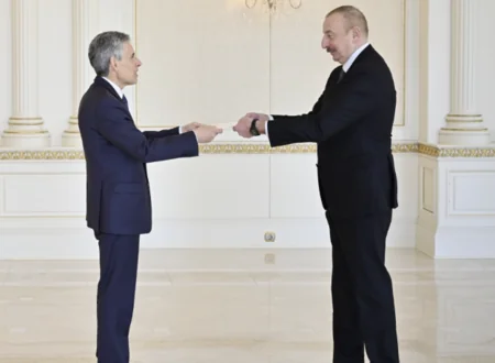 Президент Ильхам Алиев принял верительные грамоты новоназначенного посла Сан-Марино