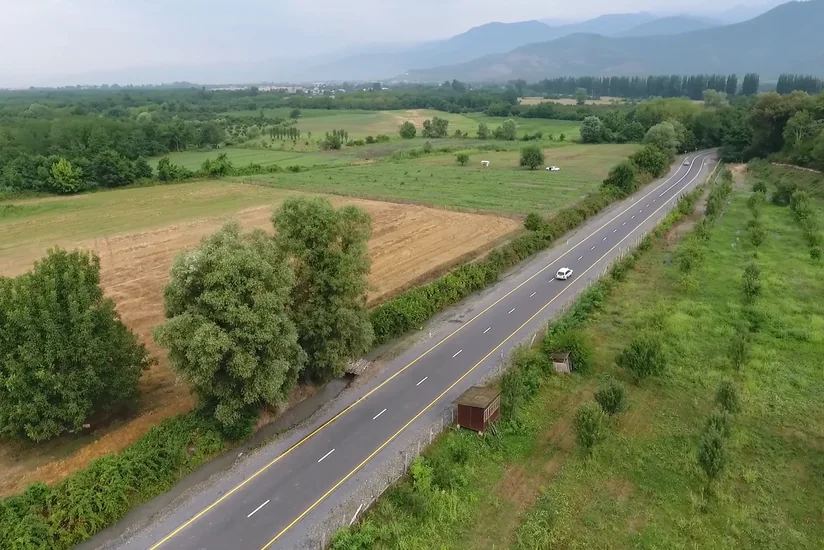 Balakəndə 18 min nəfərin istifadə etdiyi yol yenidən qurulub