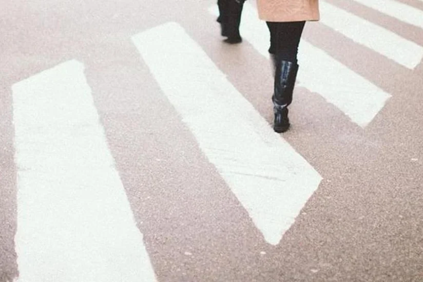 В Баку автомобиль сбил женщину