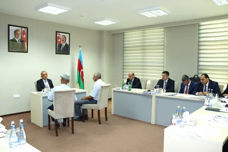 Zaur Mikayılov Beyləqanda vətəndaşları qəbul edib