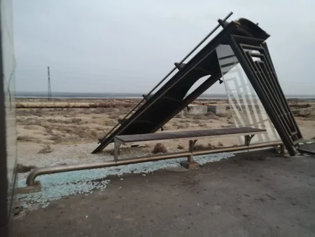 Bakıda güclü külək dayanacağı aşırıb