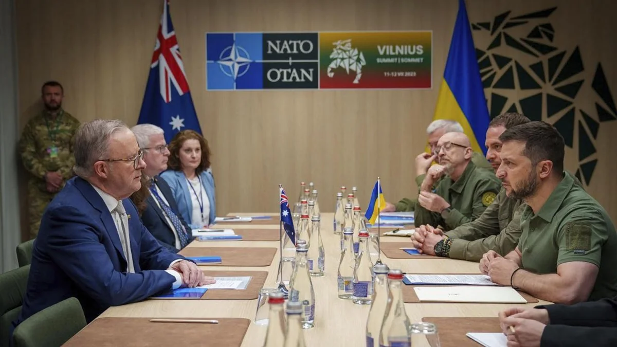 Австралия планирует передать Украине 30 бронемашин