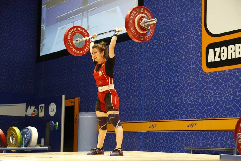Gənc ağır atletlərin Azərbaycan birinciliyinə start verilib