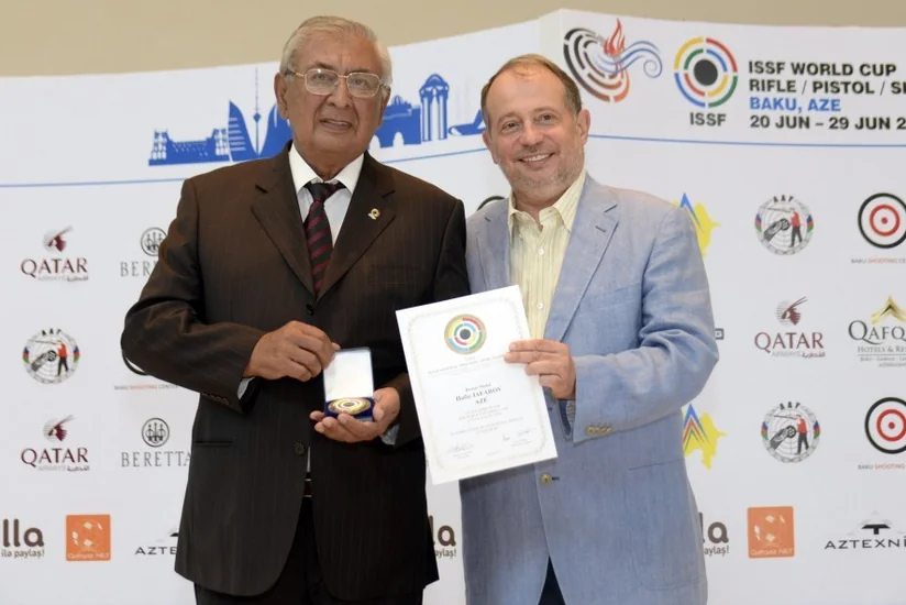 Millimizin baş məşqçisi əməliyyat olundu