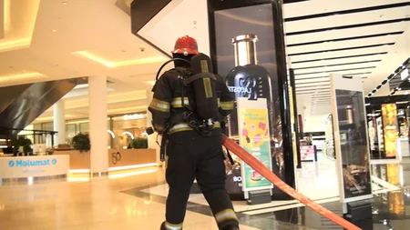 Fövqəladə Hallar Nazirliyi ticarət mərkəzində təlim keçirib