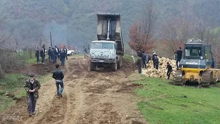 Lənkəranda sürüşmə nəticəsində çökmüş kənd yolu bərpa edilib