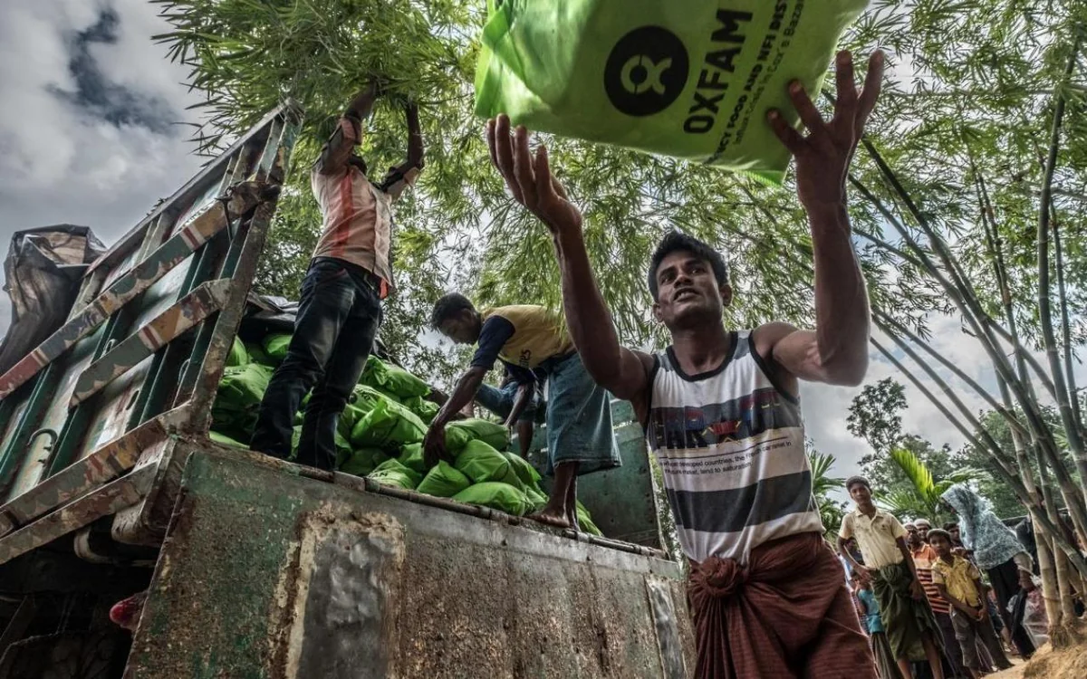 “Oxfam”: 10 milyarderin sərvətindəki artımla hamı yoxsulluqdan qurtara bilər